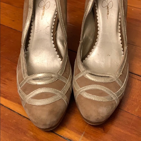 Jessica Simpson gold trimmed suede pumps - Picture 4 of 6